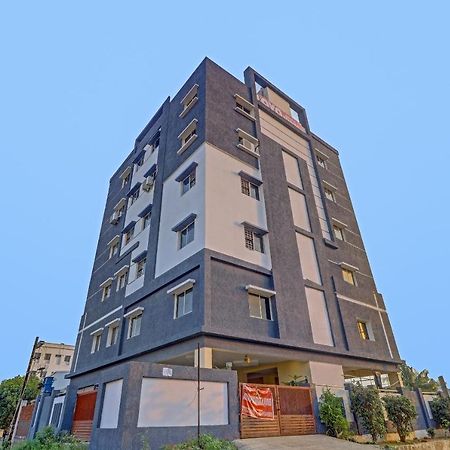 Oyo 81589 Aruna Dwraka Homes 海得拉巴 外观 照片