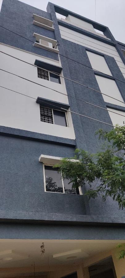Oyo 81589 Aruna Dwraka Homes 海得拉巴 外观 照片