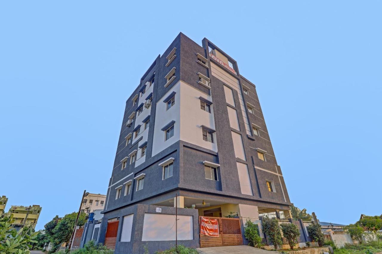 Oyo 81589 Aruna Dwraka Homes 海得拉巴 外观 照片
